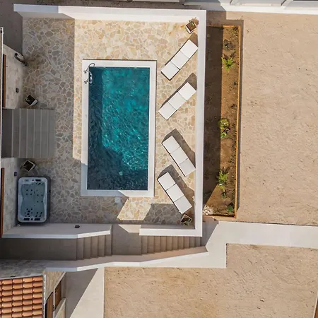 Σπίτι διακοπών In Mit Privatem Pool