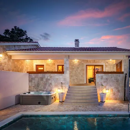 In Mit Privatem Pool Σπίτι διακοπών